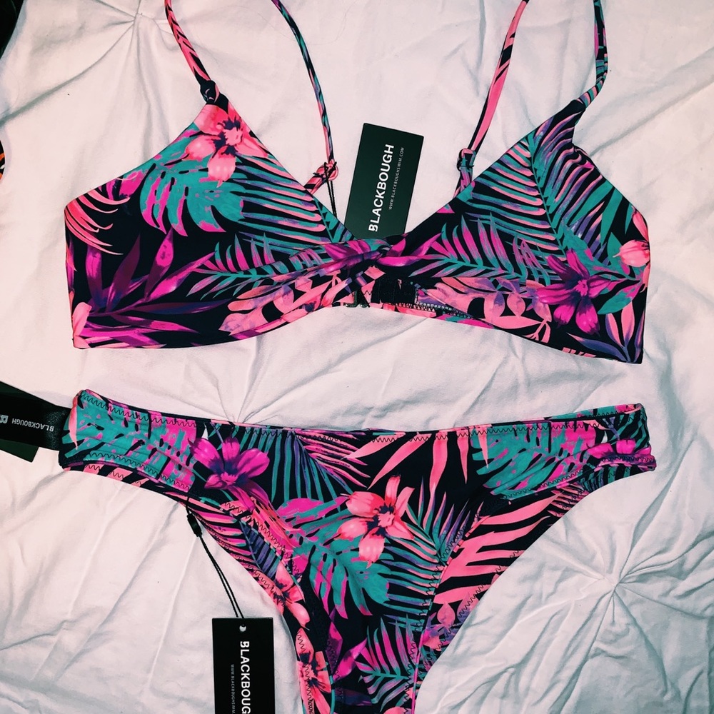 Blackbough swimwear *TOP IS A LARGE*
